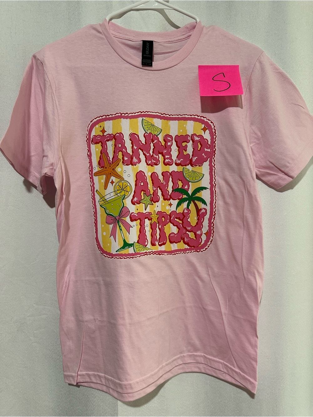 NEW gildan adult small tshirt